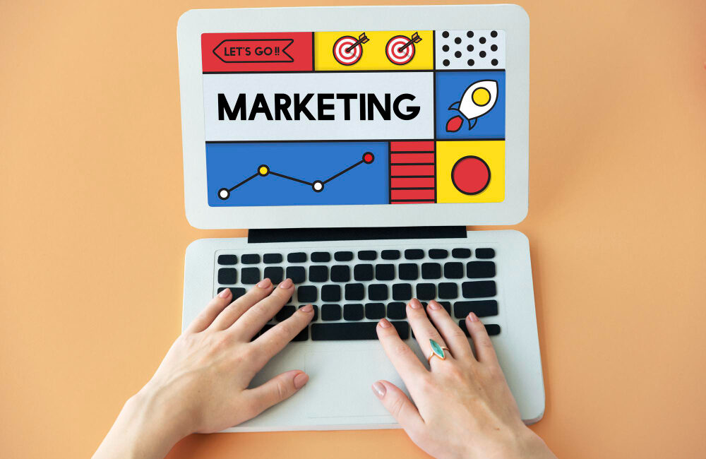 Traditional Marketing vs Digital Marketing: 2025 Insights Banner Image